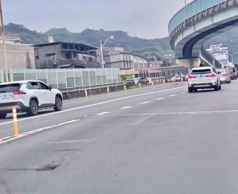 國1大業隧道進入基隆市區路段不平 駕駛人不滿