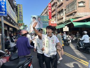 陳亭妃偕議員走訪市場盼轉型延續人情味