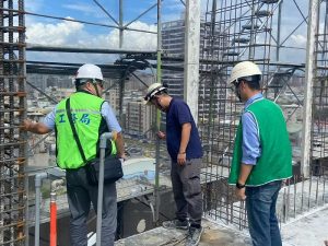 高市工務局加強防颱整備 專業技師巡檢76處高風險建築工地