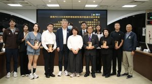黃敏惠表揚殯葬績優業者