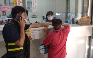 假檢警要7旬婦交出7萬 豐警銀聯手拆穿騙局