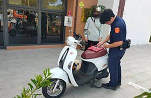 民眾臨時求助 六寶警熱心協助解困